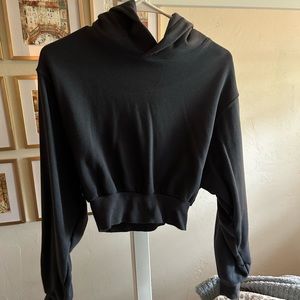 Cropped Aritzia airy af tna hoodie